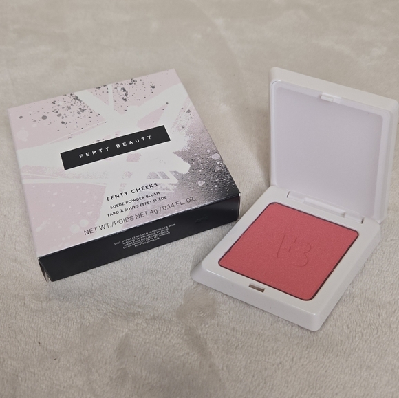 Fenty Beauty PETAL POPPIN Suede Powder Blush - Picture 1 of 10